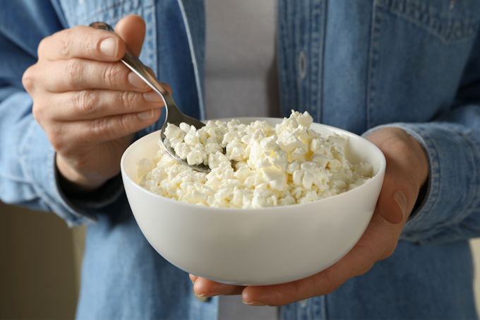Serving of plain cottage cheese