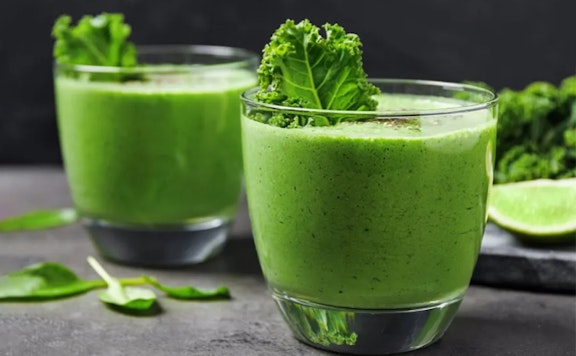 2 glasses of kale smoothies