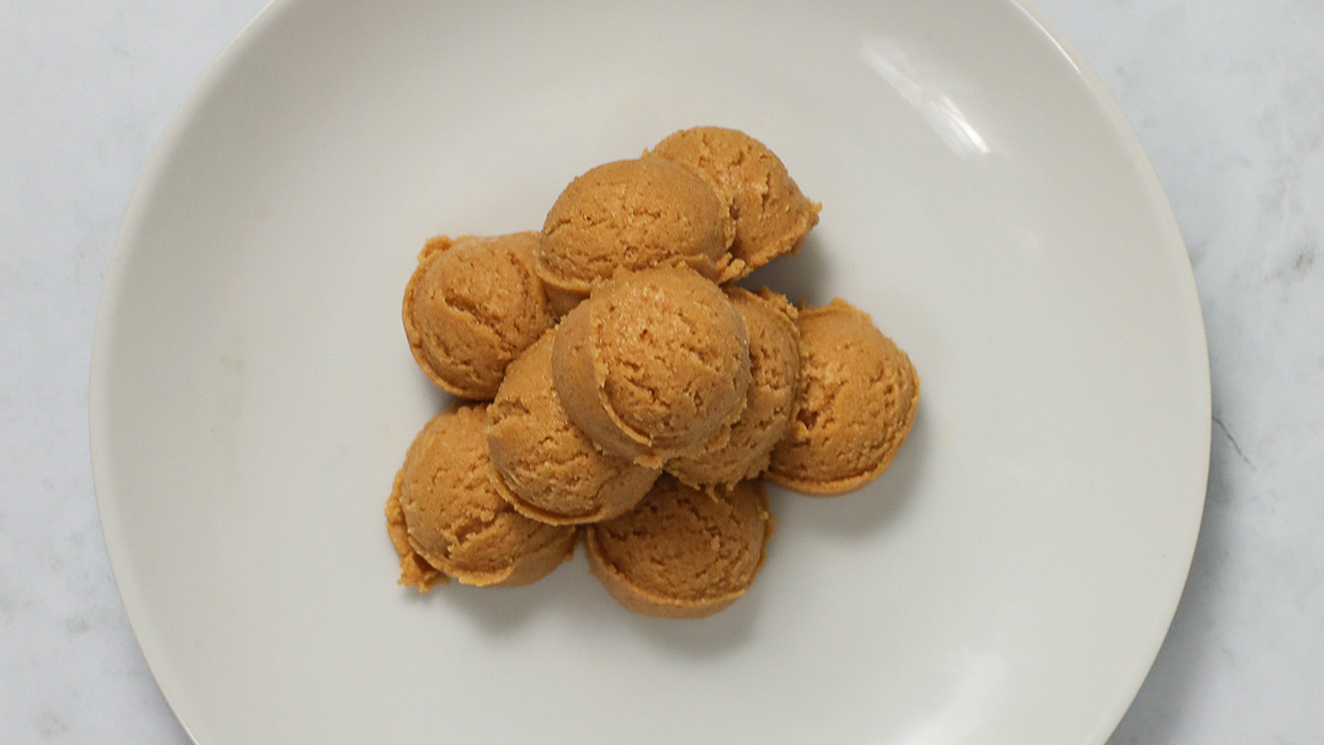 keto-peanut-butter-fat-bombs