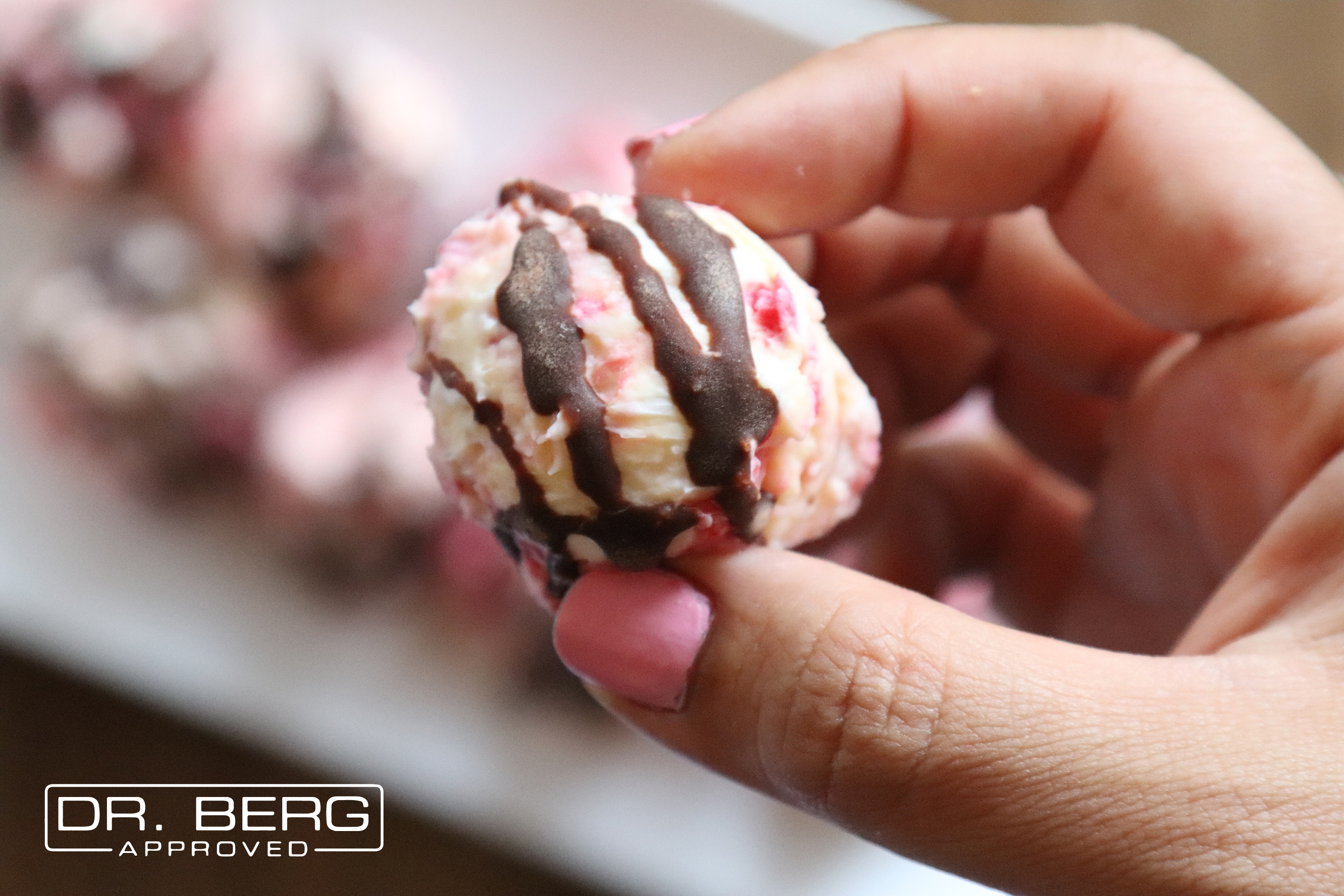 raspberry-chocolate-cheesecake-fat-bombs