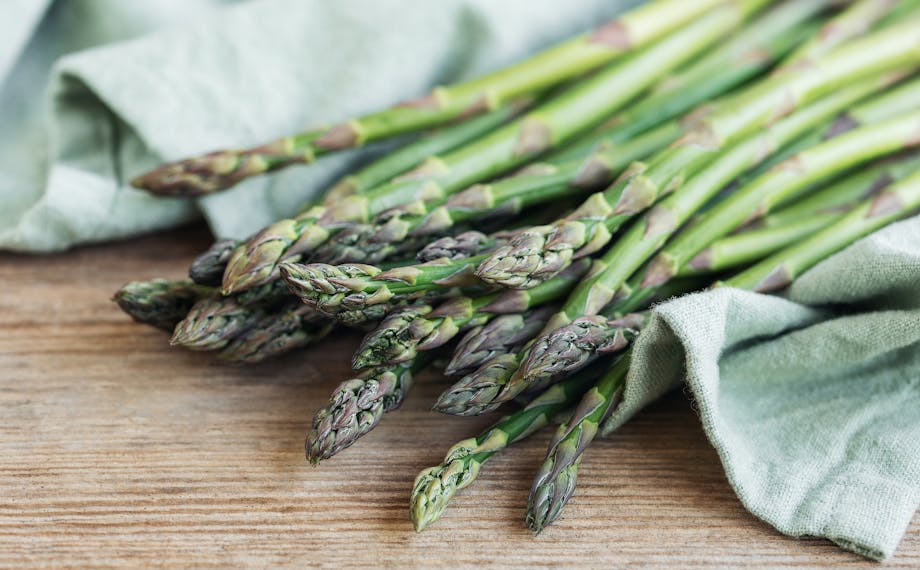 Raw asparagus