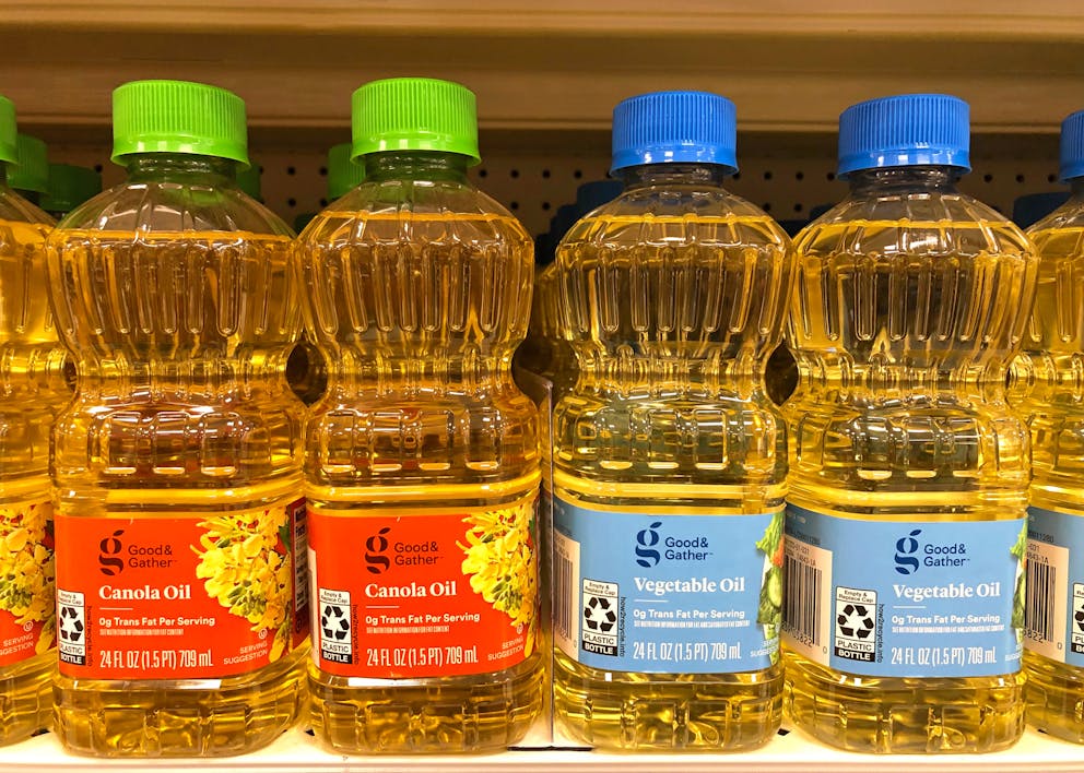generic canola oil on shelf