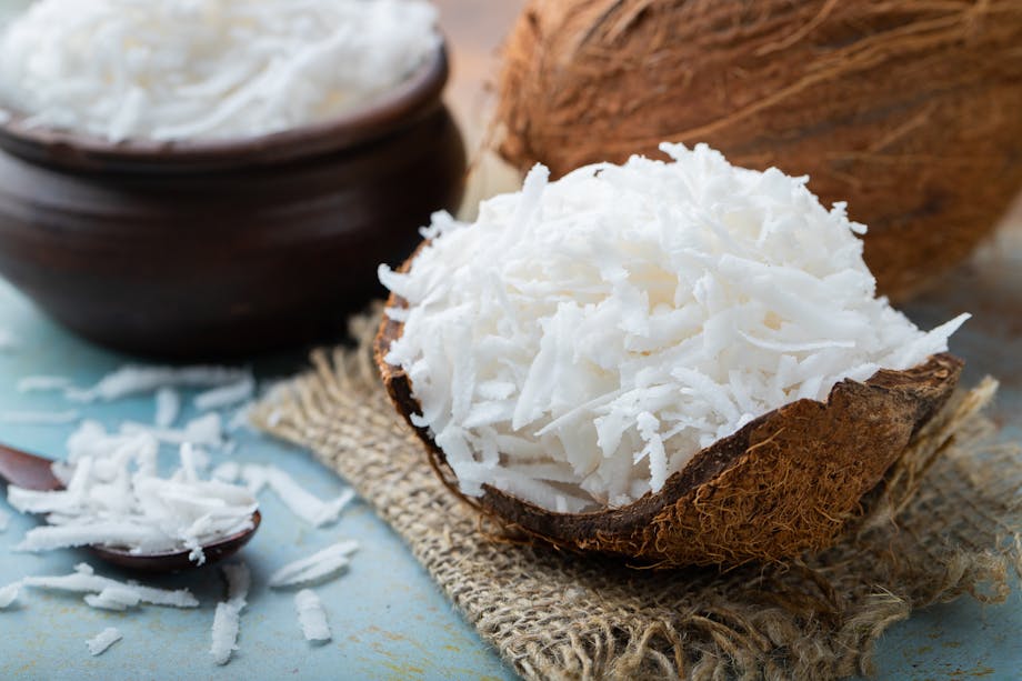 Coconut flakes