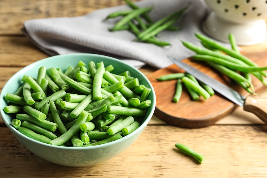 Cutting fresh green beans