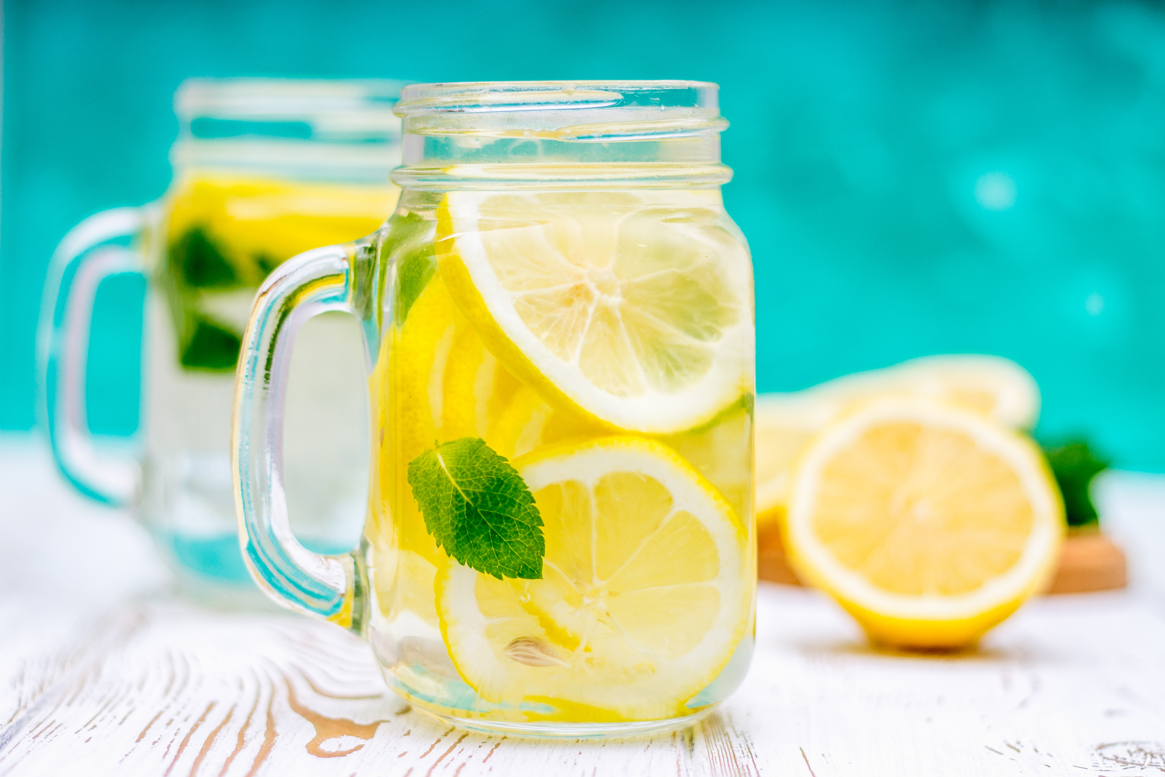 Avoid These 4 Lemon Water and Juice Mistakes Now