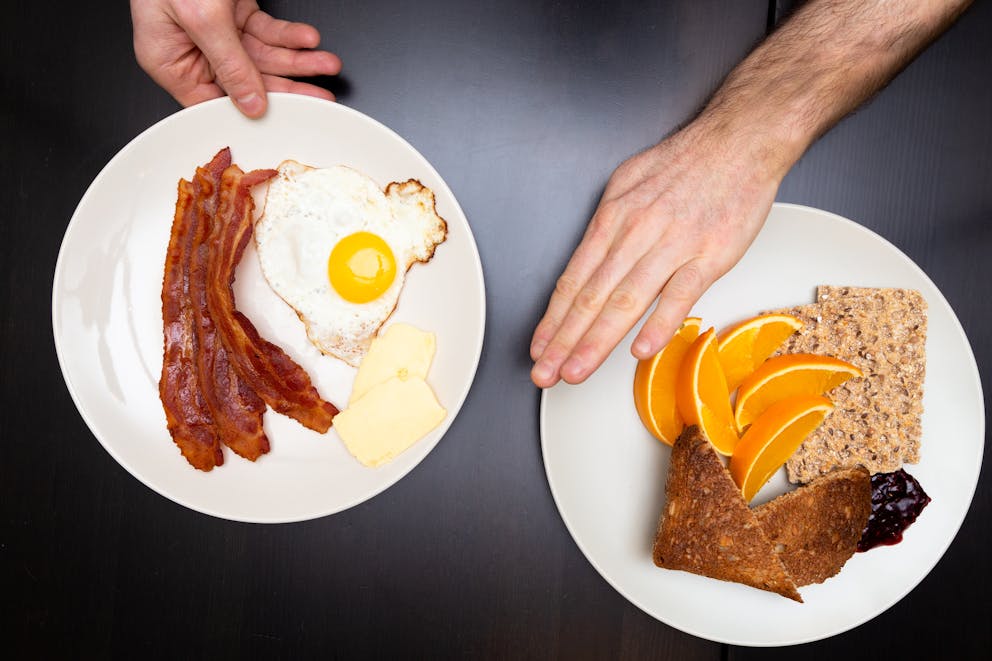 keto breakfast vs. carbohydrate breakfast