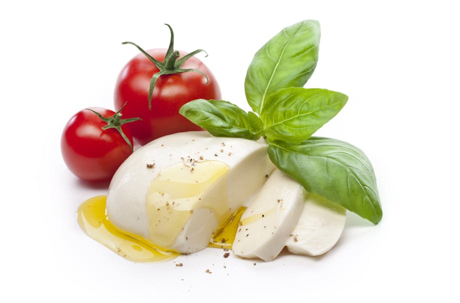 Mozzarella with tomatoes and basil