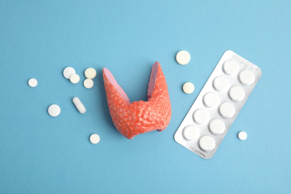 Thyroid pills illustration