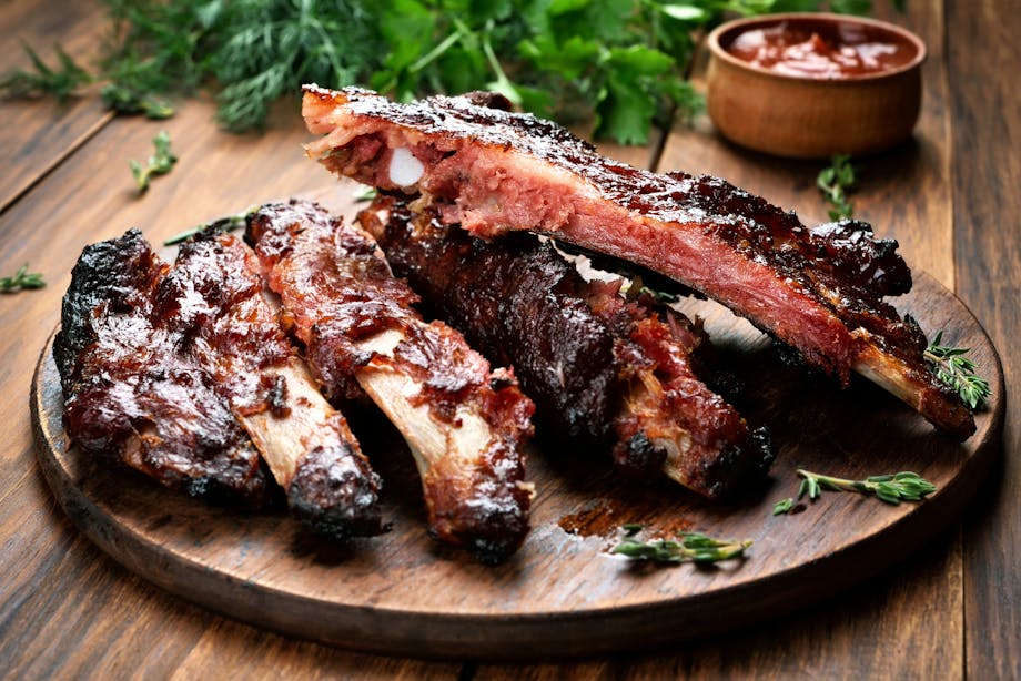 Sliced barbecue ribs