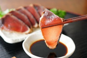 seared skipjack tuna