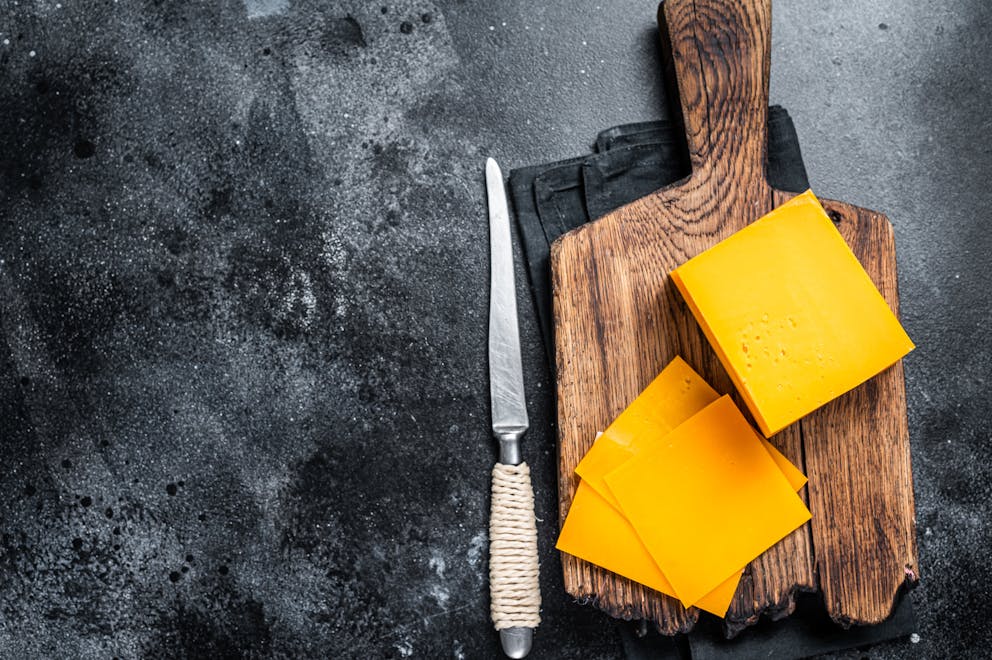 American cheese vs cheddar cheese