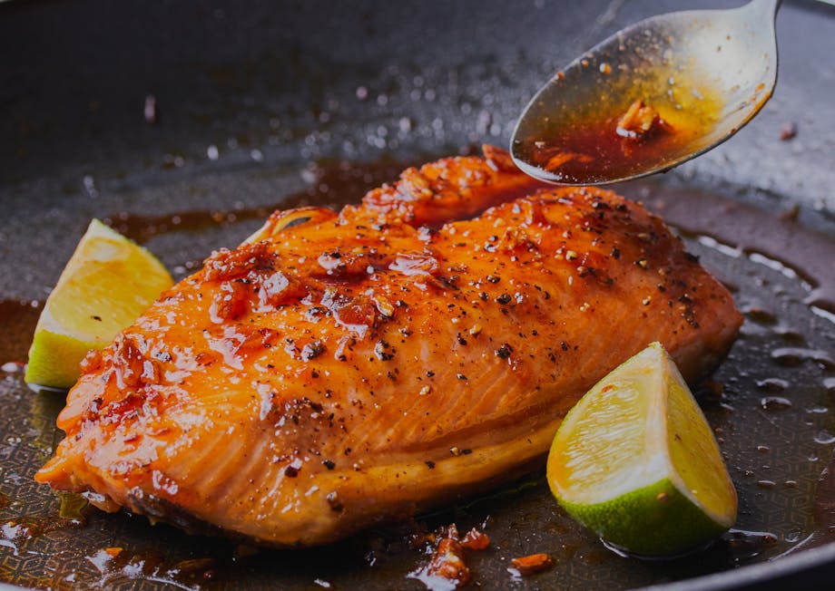 Salmon fillets with sauce