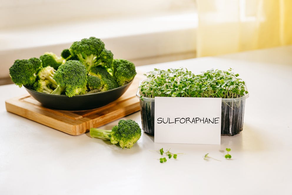 Raw broccoli and sulforaphane sign