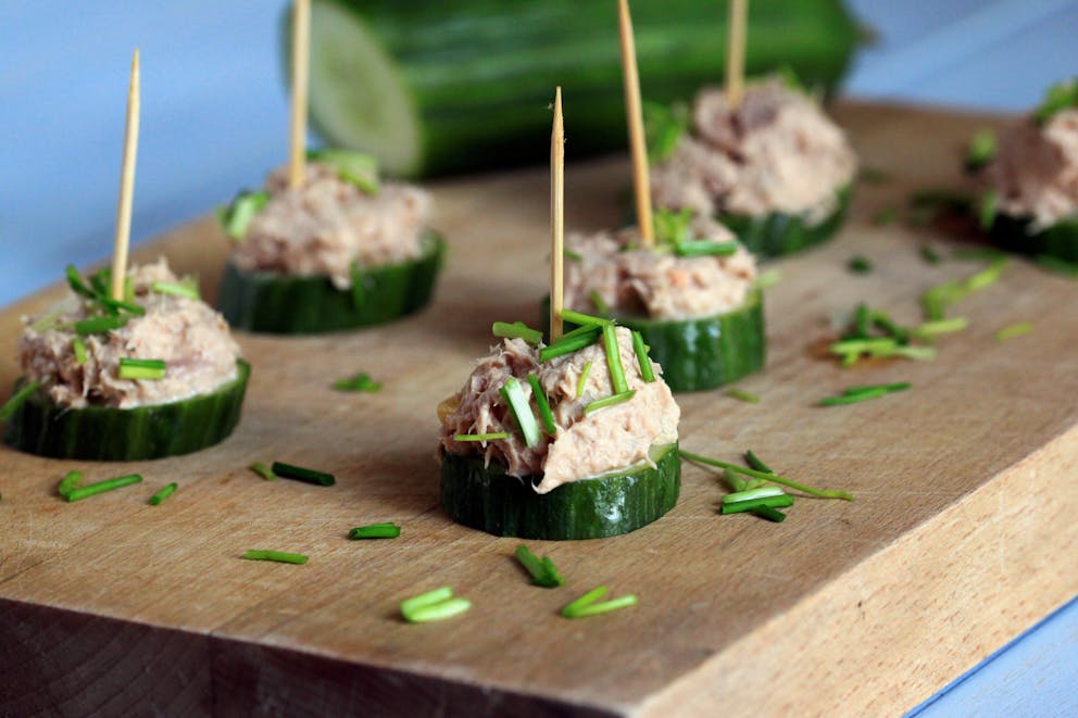 Small keto cucumber tuna snack