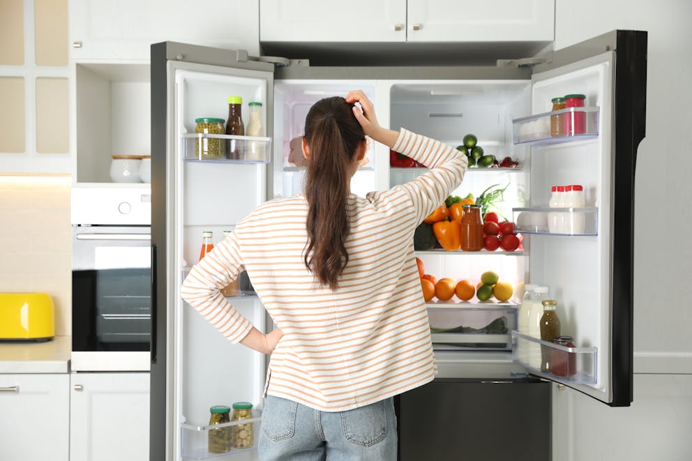 Women wondering what to eat